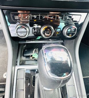 Škoda Superb III 2,0 TDI DSG KOMBI 4/2022,110KW,NAVI,LED - 15