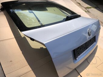 ŠKODA OCTAVIA 2 KAPOTA NÁRAZNÍKY PÁTÉ DVEŘE ATD - 15