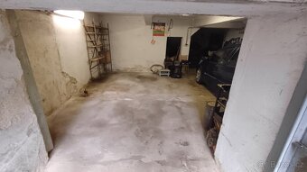 PRODEJ IDEÁLNÍ 1/3 POZEMKU S NEBYTOVÝM PROSTOREM A GARÁŽÍ - 15