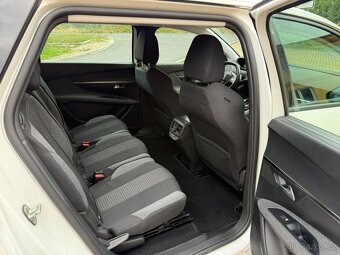 PEUGEOT 5008 II FL 1.2 PureTech 96kW-2022-138.609KM-7MÍST - 15