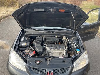 Honda Civic 7g sedan - 15