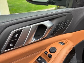 BMW X5 45e 2021, Sky Lounge, Laser, Massage, 4 zón. kl. - 15