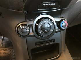 FORD FIESTA 1.3i - 15