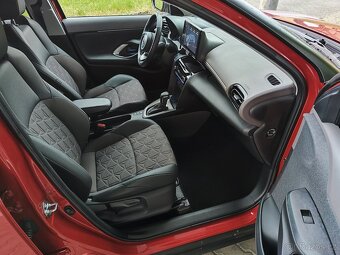 YARIS CROSS Executive Hybrid(HEV),ČR,1.M.,DPH,Pův.lakZáruka - 15