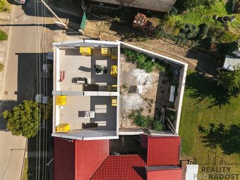 Prodej prosvětleného bytu 3+kk se zahradou, krytou terasou a - 15