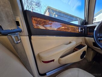 Jaguar Daimler XJ40 - 15