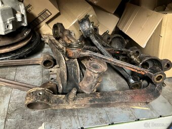 směs auto dílů pro veterány - 15