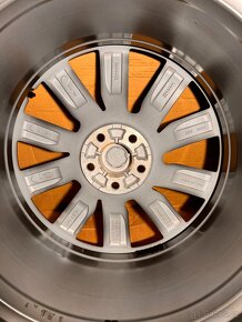 ZIMNI SADA ORIG.RANGE ROVER L460 L461 R22 285/45/22.NOVE - 15
