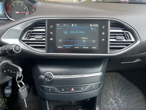 Peugeot 308 1.2i 130PS 1maj. nové rozvody - 15