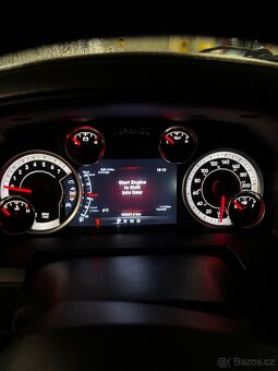 Dodge Ram 1500 - 15