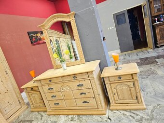 Ložnice Kvalitní Poctivá. ručně řezaná viz poslední foto - 15
