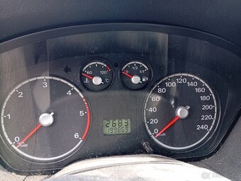 Ford Focus Kombi 1.6 TDCi (66 kW), r. 2005 – klima, tažné - 15