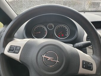 Opel Corsa 1,2i 59kW Automat r.v.2006 - 15