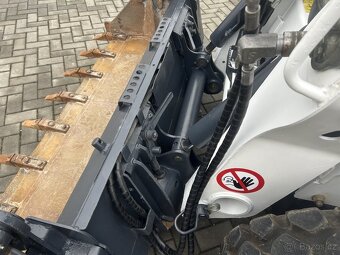 Bobcat S 650 nakladač - 15