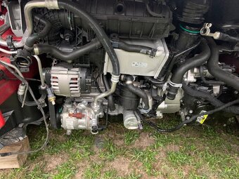 Predám havarovanú Seat Ateca 1,5tsi 110kw Dsg 8/2024 - 15