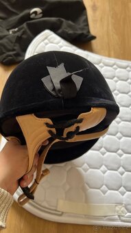 Úklid sedlovny - helma, podbřišník , bandáže, podsedlovka - 15