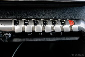 Peugeot 3008 1.2 PureTech 96kW (2017) - 15