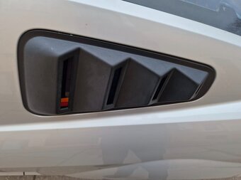 Prodám Ford  Mustang 4.0  - V6  USA - 15