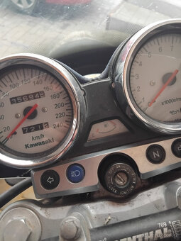 Kawasaki ZR-7 - 15