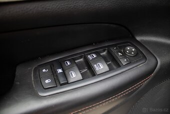 Jeep Grand Cherokee 3.0L V6 TD 75th Anniversary - 15