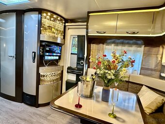 HOBBY 560UL PREMIUM 2018, Mover, Markýza, nosič kol,TV, TOP - 15