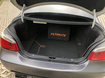Bmw E60 V8 4.4i manuál - 15