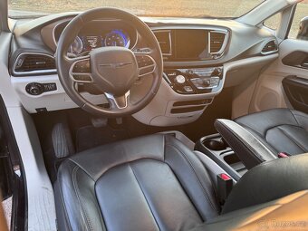 Chrysler Pacifica 3,6 RU 8 míst Kůže 2017 - 15