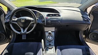 Honda Civic 8g 1.8 - 15
