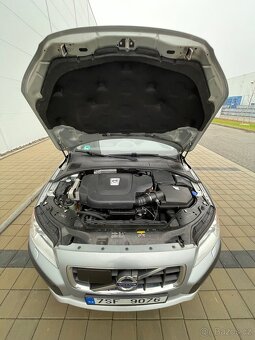 Volvo XC70 2,4D AWD, ocean race, rok 2012 - 15