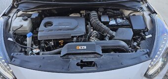 HYUNDAI I40 1,7CRDI Nový v ČR 2016 143TKM Servisní kniha - 15