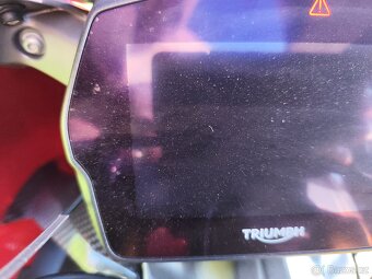 TRIUMPH STREET TRIPLE RR - 15