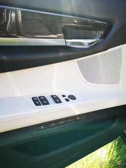 BMW 730 XDrive M Paket – plná výbava - 15