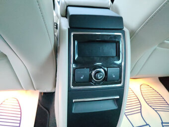 Škoda Superb 3.6 V6 191 kW 4x4, 2012, 126.000 km, full servi - 15