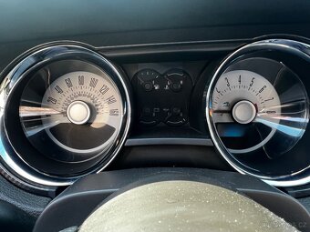 Ford Mustang 5,0 V8 GT CS, nebourané, původ ČR - 15