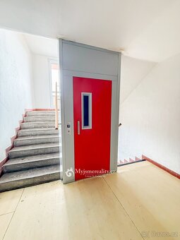 Prodej panelový byt 1+1 se zděným jádrem, 40 m2 - Znojmo, ul - 15