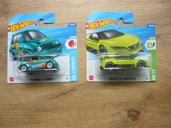 AUTÍČKA HOT WHEELS - 15
