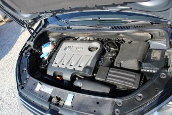 Volkswagen Touran 2.0TDI, r.v.2011 KLIMATRONIK XENONY - 15