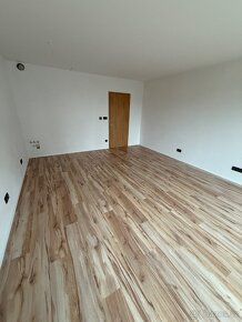 BYT-EXLUZIVNÍ 1+KK+balkon 43,88 2.pato věž A - 15
