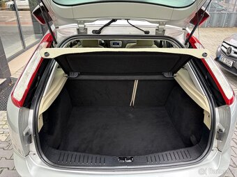 Ford Focus 1,6i 85 kW Ghia - 15