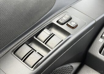 Toyota Corolla 2,2 D4-D TAŽNÉ, SERVISKA nafta manuál 100 kw - 15