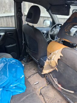 Prodám tojotu rav4 4x4 - 15