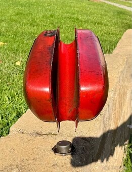 ČZ 125 175 - nádrž s víčkem - 15