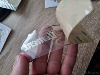 Nápis Laurin & Klement , chrom, zlatý, červený, čierny. - 15