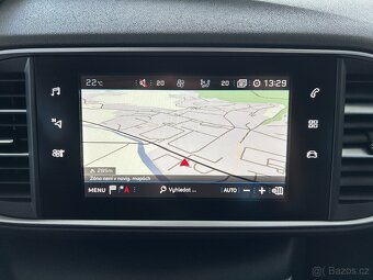 Peugeot 308 1.2 96kW,SERVISKA,PŮVOD ČR - 15