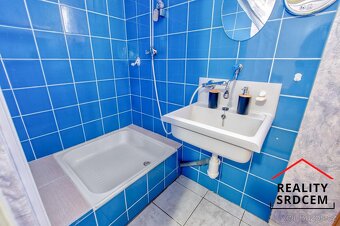 Prodej chaty 33 m2 s pergolou 14 m2 a s pozemkem 994 m2, Dět - 15