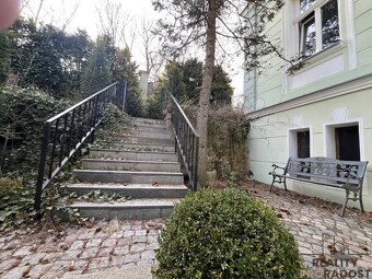 Byt k pronájmu ve vile, 2+1 s terasou, 85 m2, zařízený - 15