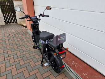 Elektroskútr RACCEWAY PAŘEZ 25, bez ŘP - 15