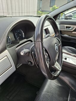 Jaguar XF 3.0 benzín 340 koní 4x4 - 15