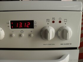 ELEKTRICKÝ SKLOKERAMICKÝ VOLNĚ STOJÍCÍ SPORÁK ELECTROLUX,LCD - 15