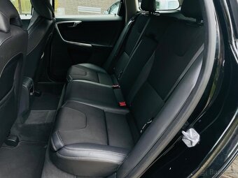 Volvo XC60 2.0D 5VÁLEC MANUÁL 1MAJITEL FACELIFT SERVISKA 2WD - 15